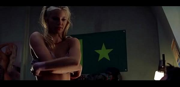  Amy Smart Exposing Boobs in Road Trip